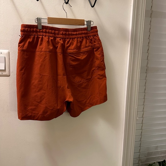 Lululemon Bowline 5” short - Brick color - Sz. Medium - Picture 4 of 6